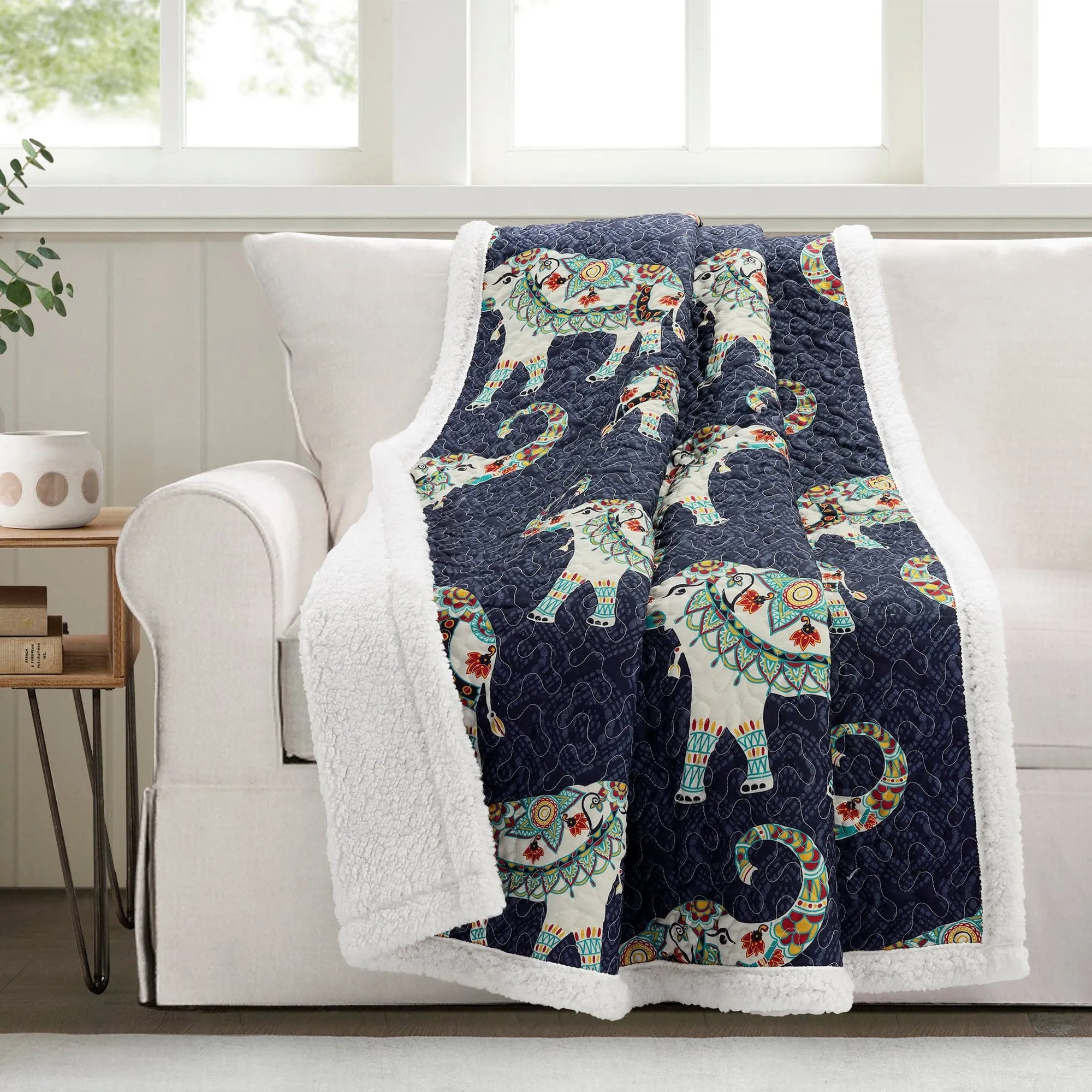 Hati Elephants Sherpa Throw Blanket