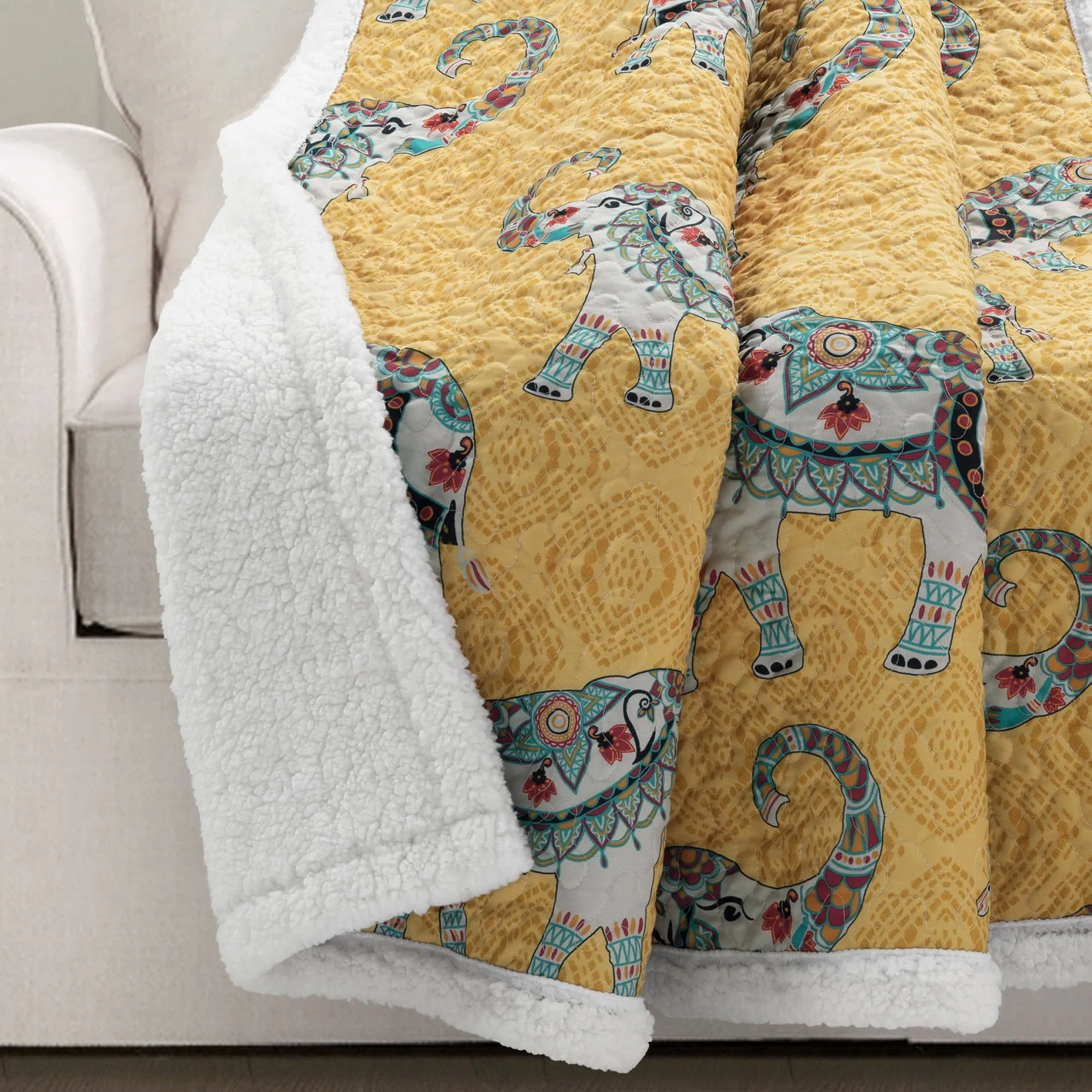 Hati Elephants Sherpa Throw Blanket