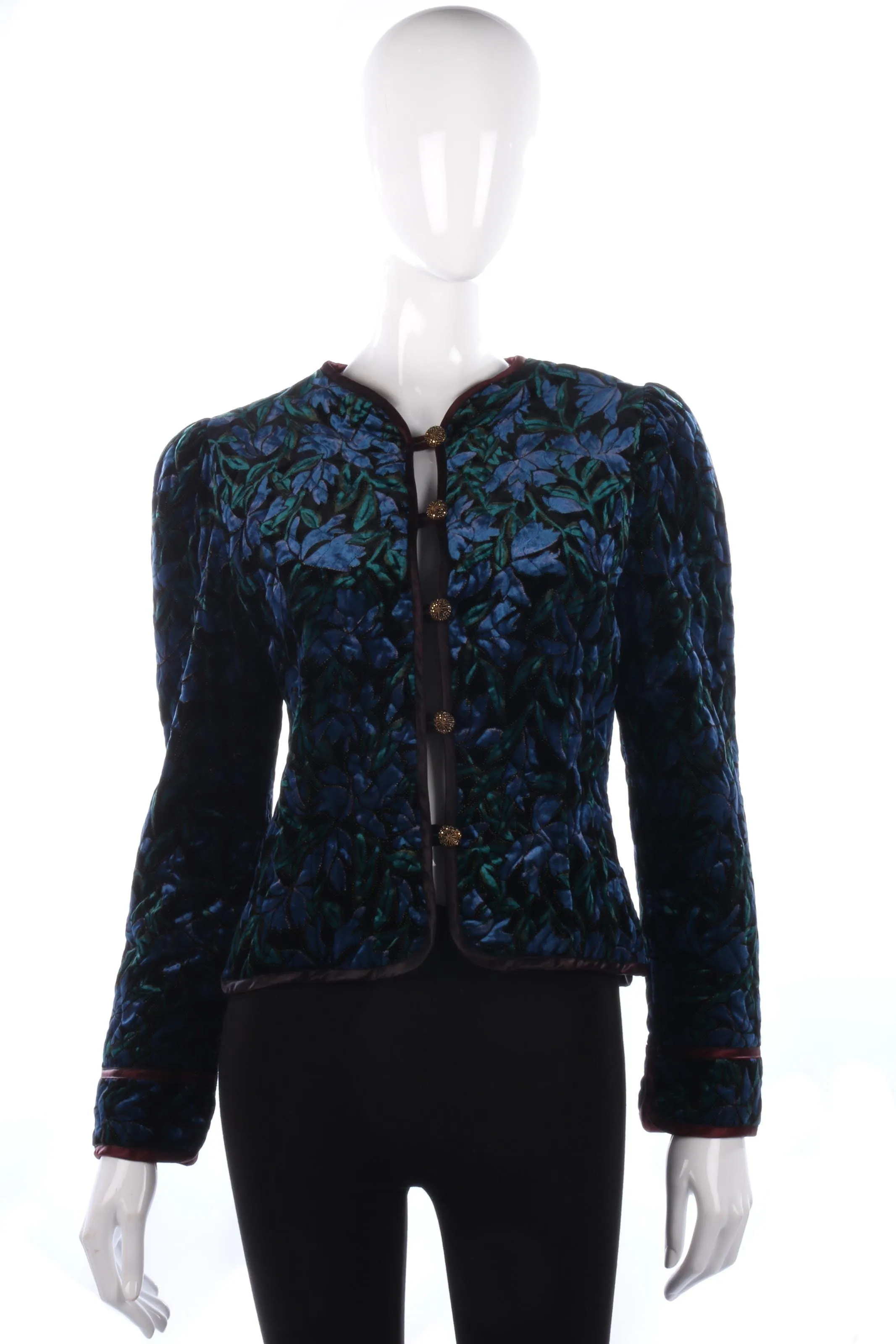 Lovely blue and green quilted vintage jacket size M