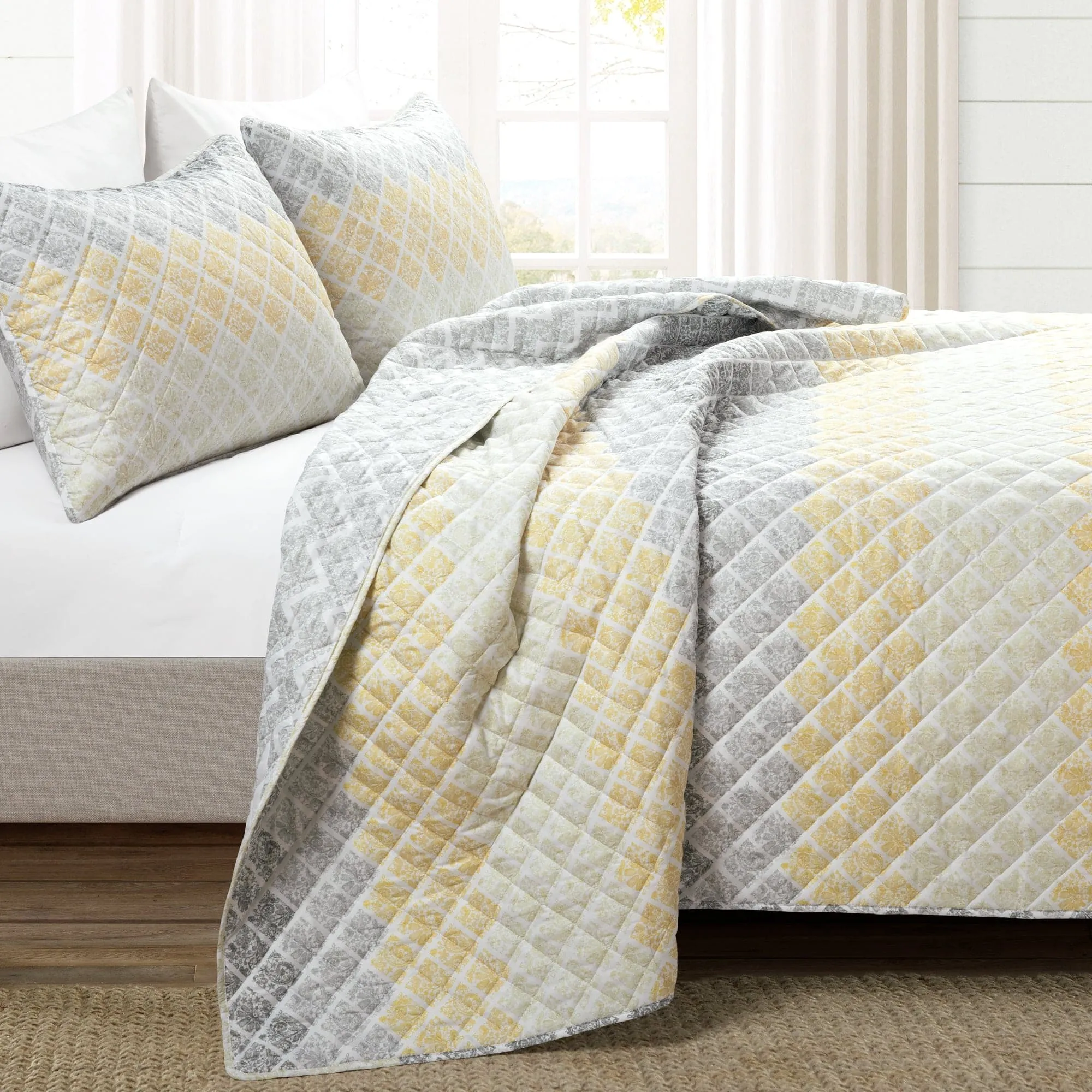 Medallion Ombre Reversible Quilt 3 Piece Set