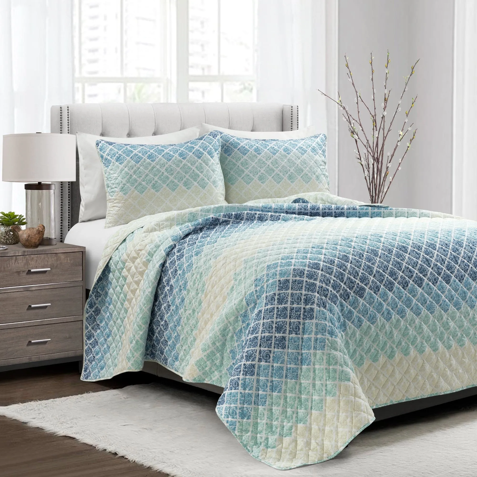 Medallion Ombre Reversible Quilt 3 Piece Set