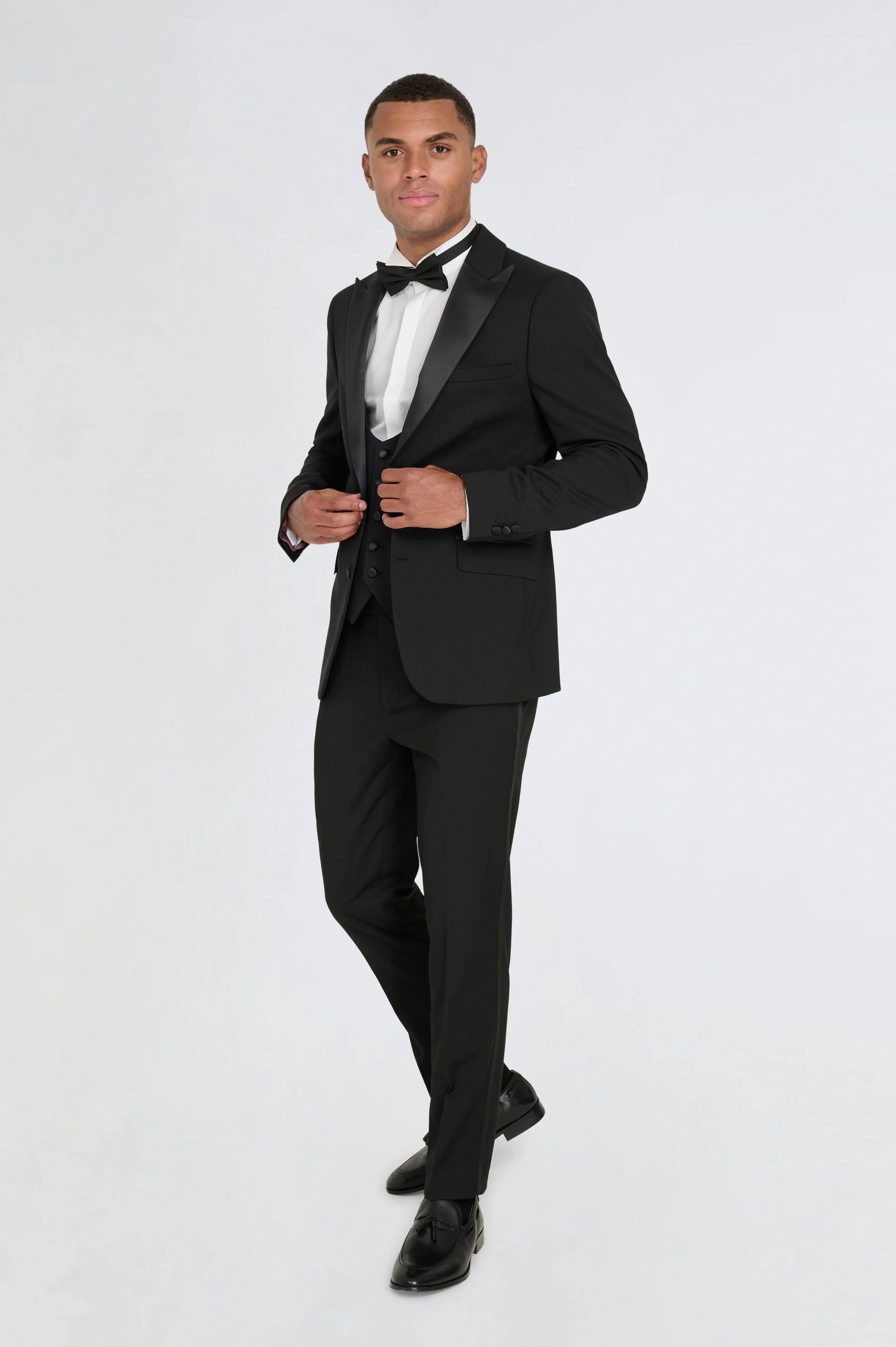 Oliver Three Piece Wool Slim Fit Dinner Suit in Black